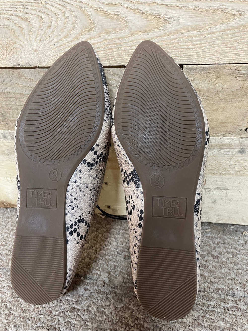 Time and Tru size 9 Beige and Black Snake-Print Pointed Flats - Picture 6 of 9